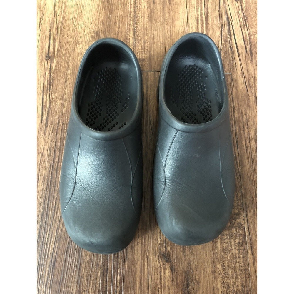 TredSafe Oil/Slip resistant Work Slip On Shoes M6 W7 Wide Unisex Black